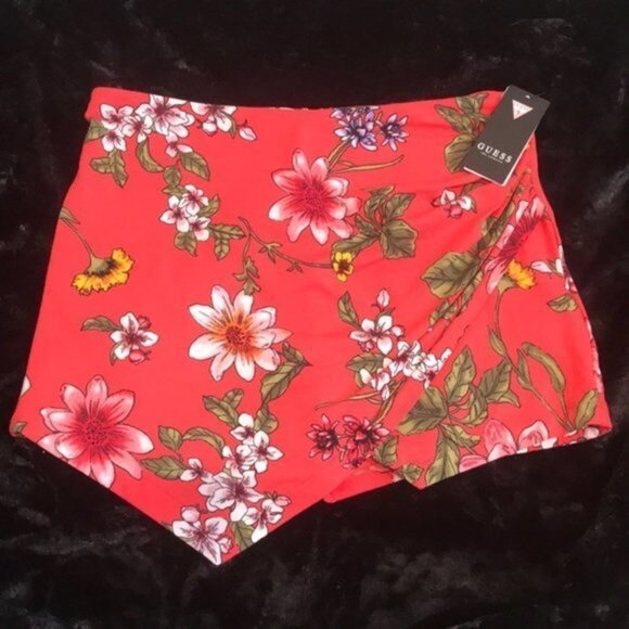 GUESS Koko Asymmetrical Skort In Flourish. M, XL - Picture 4 of 14